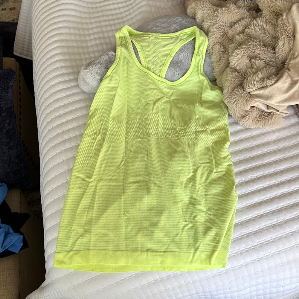 Lululemon tank top